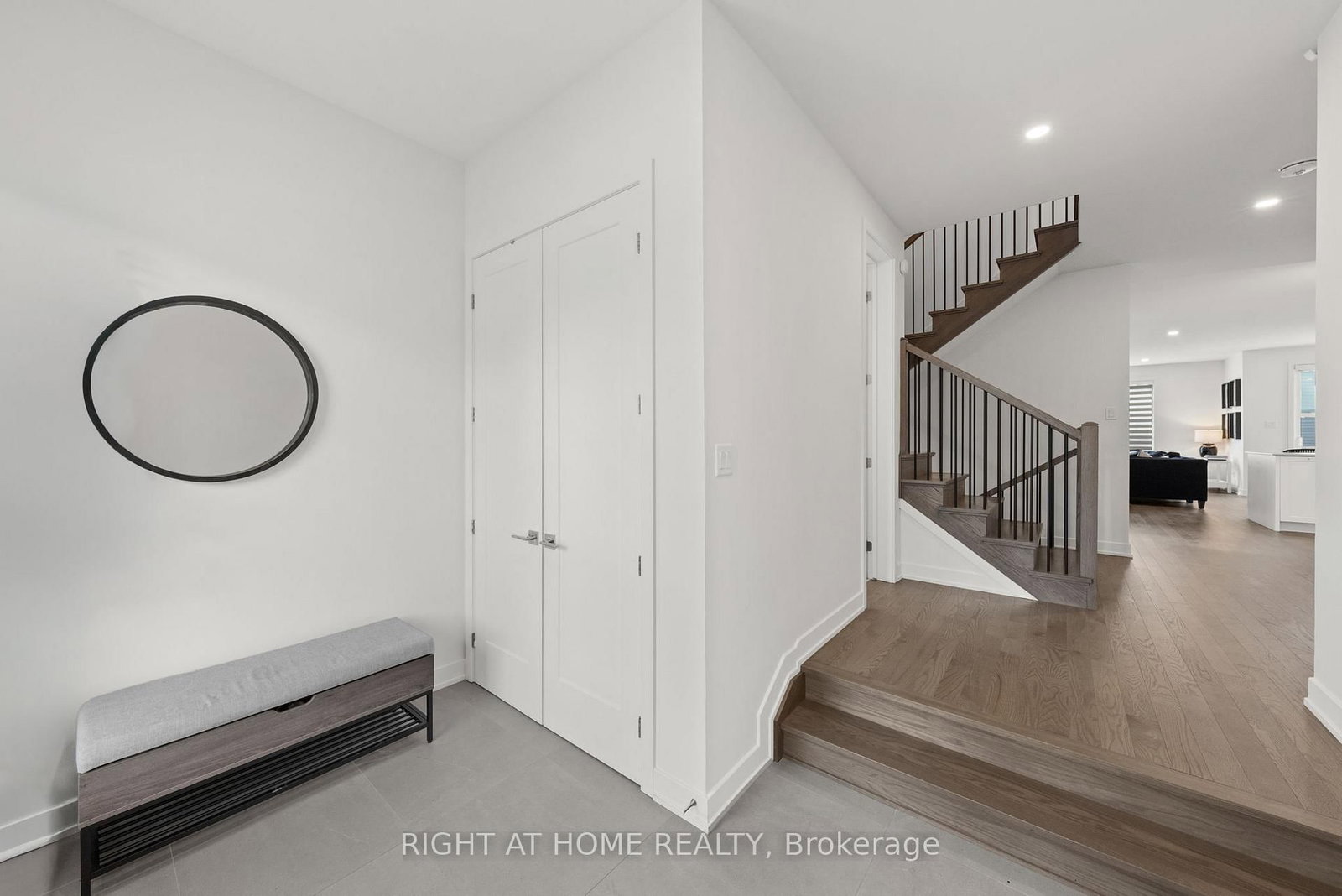 252 KETCHIKAN Crescent • Kanata, ON photo 3