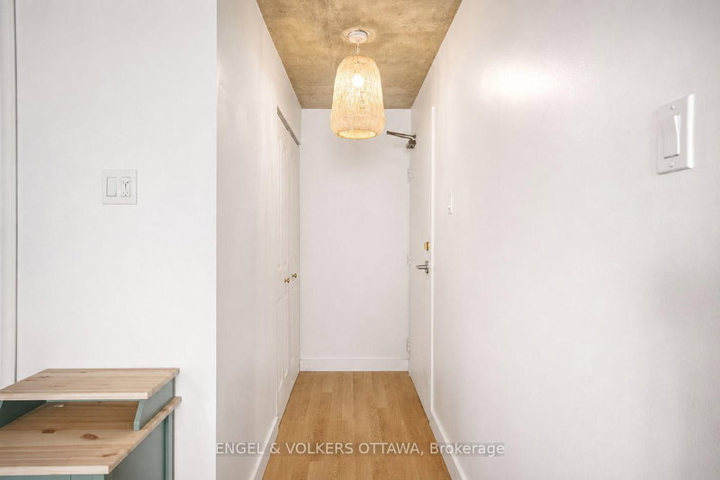 1602 - 475 Laurier Avenue W