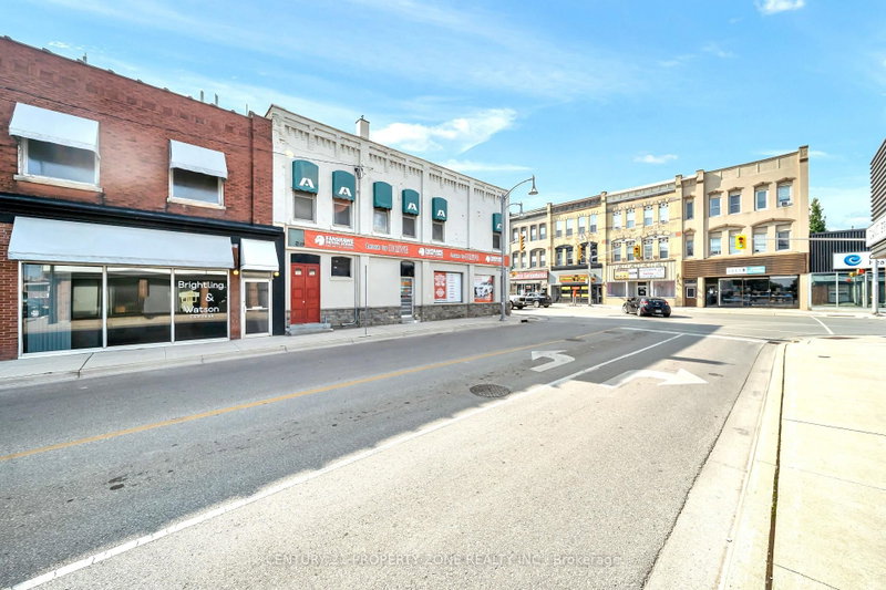 370 Talbot St photo 4