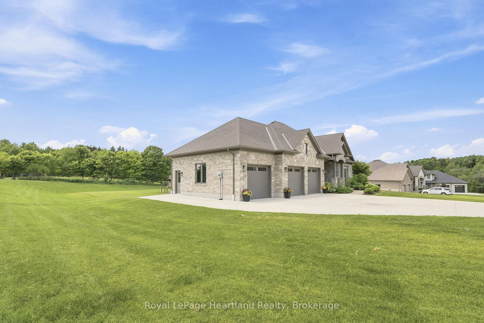 129 Sharron Court • Mapleton, ON photo 37