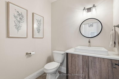 129 Sharron Court • Mapleton, ON photo 8