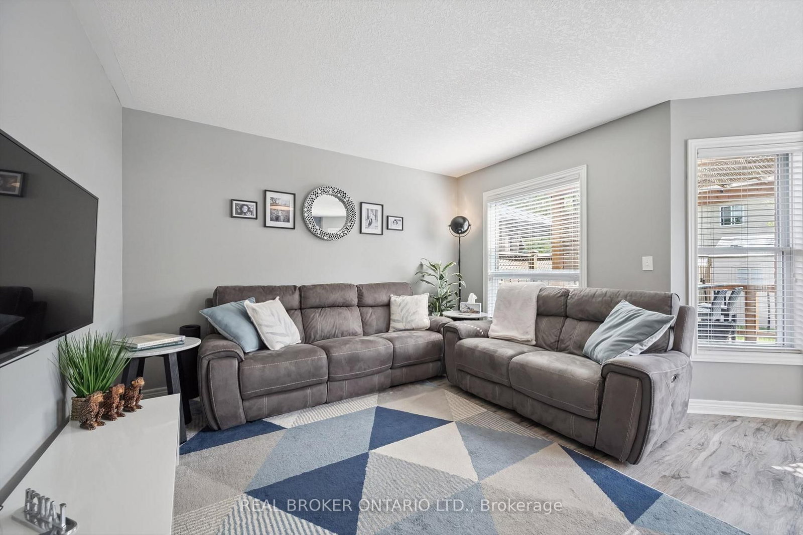 511 Dansbury Drive • Waterloo, ON photo 10