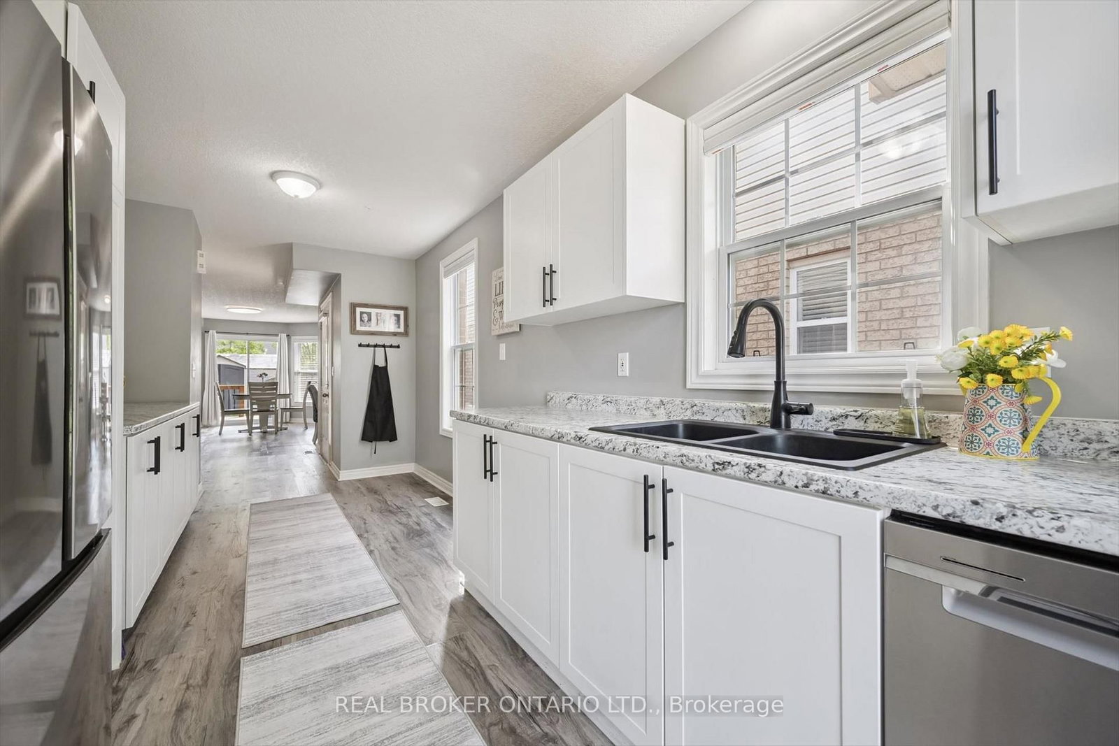 511 Dansbury Drive • Waterloo, ON photo 17