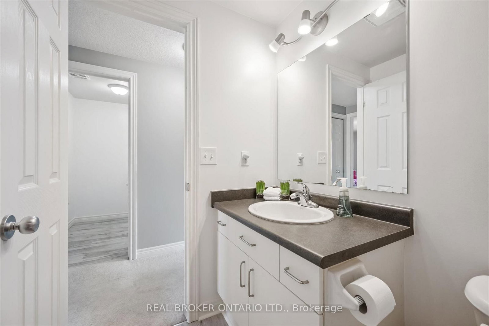 511 Dansbury Drive • Waterloo, ON photo 26