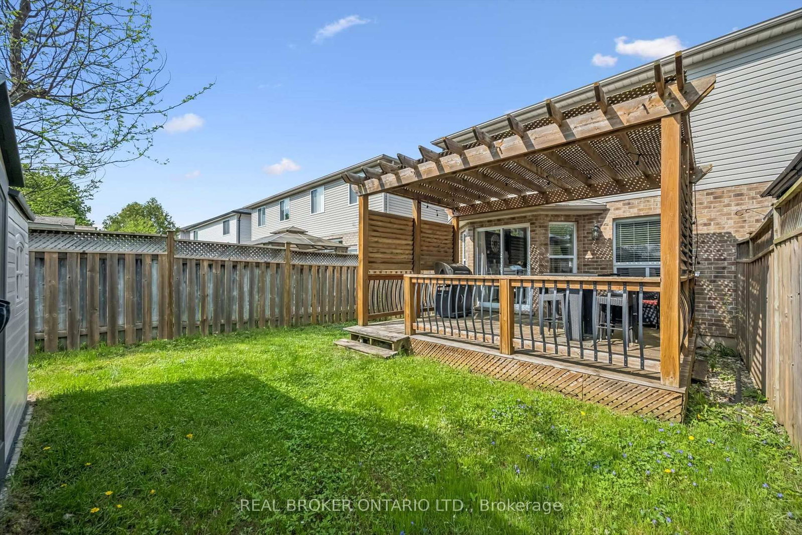 511 Dansbury Drive • Waterloo, ON photo 35