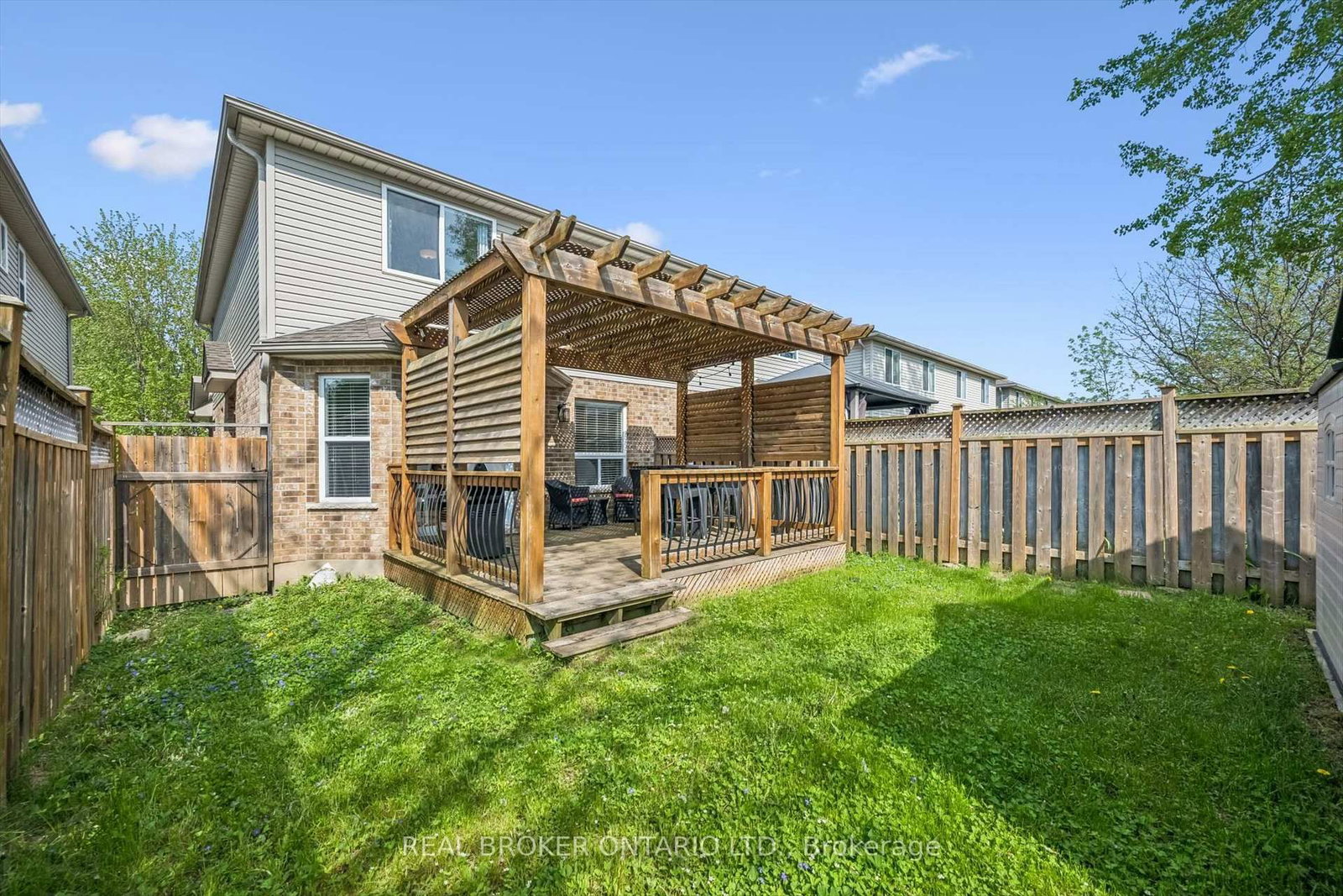 511 Dansbury Drive • Waterloo, ON photo 36