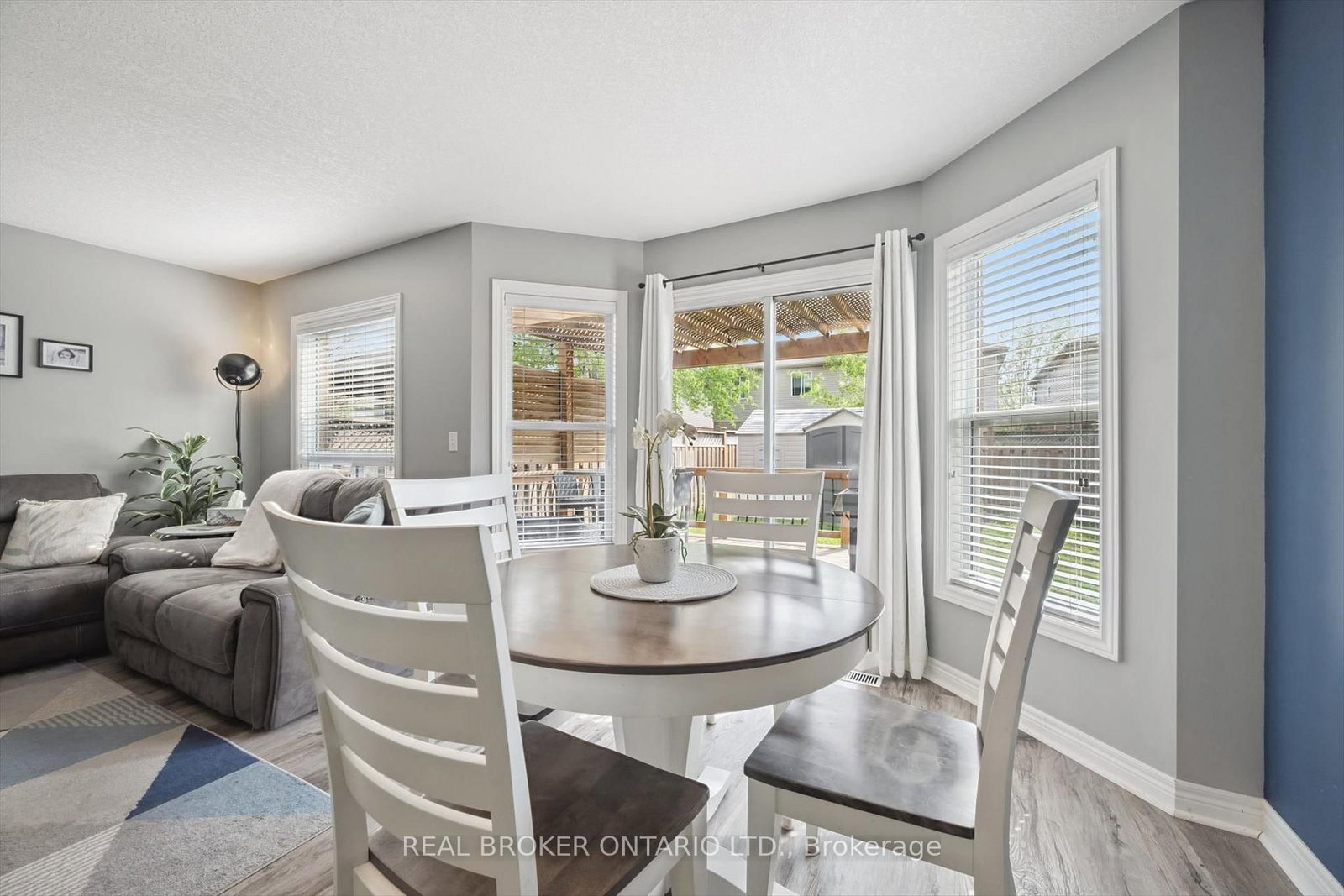 511 Dansbury Drive • Waterloo, ON photo 8