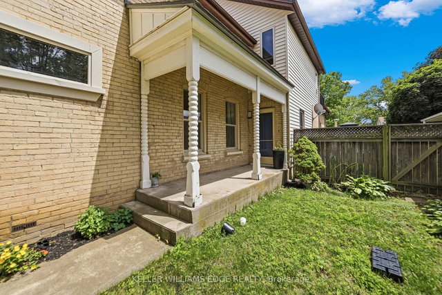 32 Clench Avenue