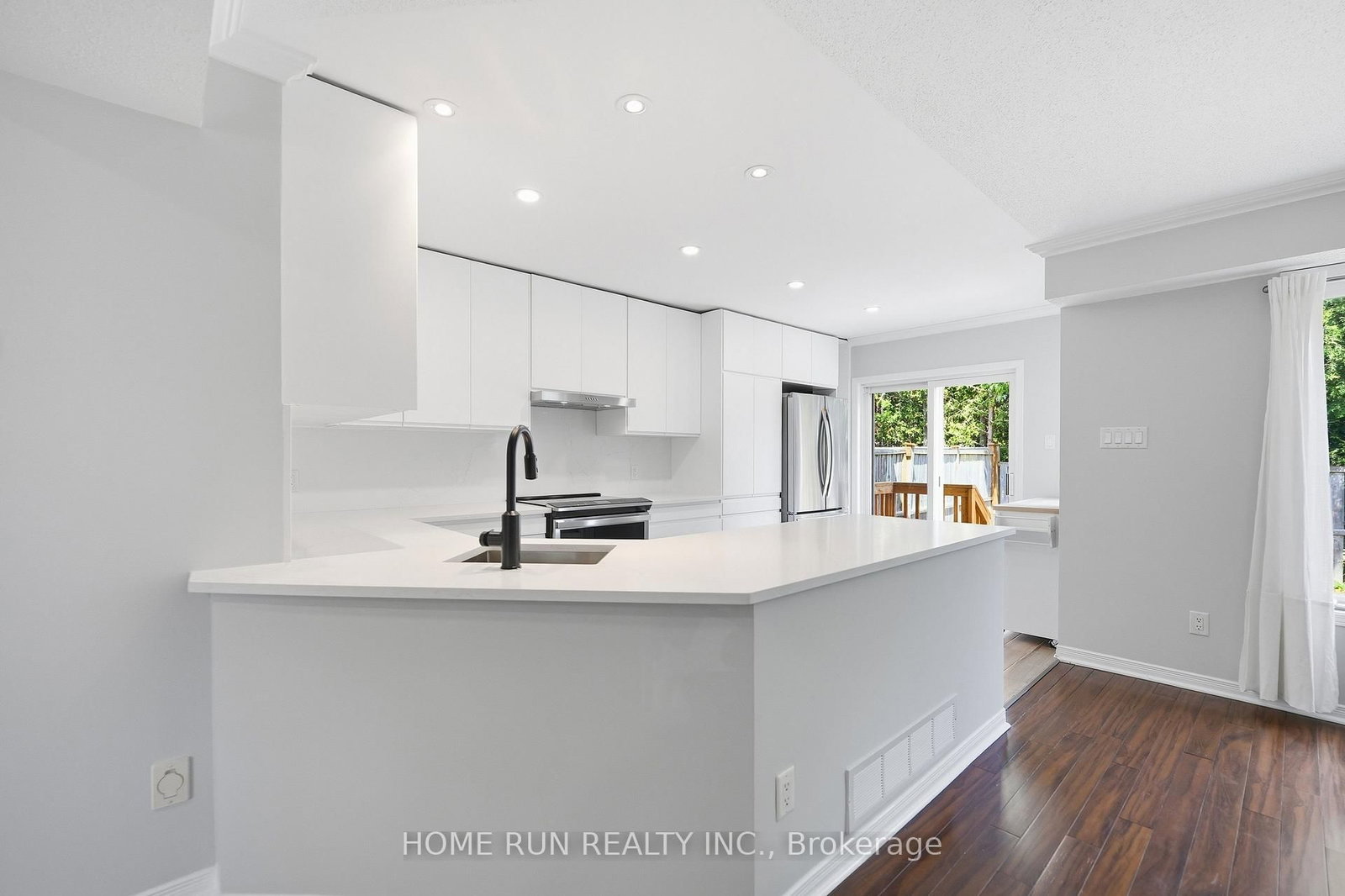 1169 Clyde Avenue • Ottawa, ON photo 15