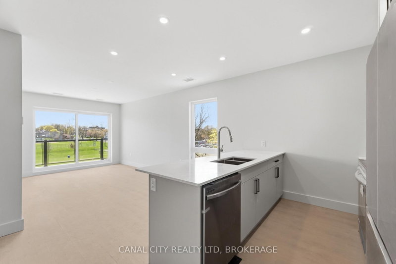407 - 8 Hutt Lane