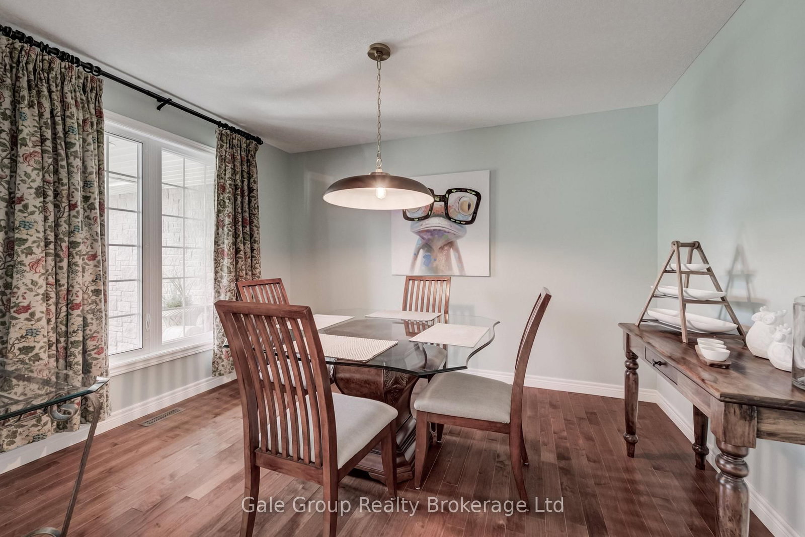 472 Lakeview Drive • Woodstock, ON photo 5