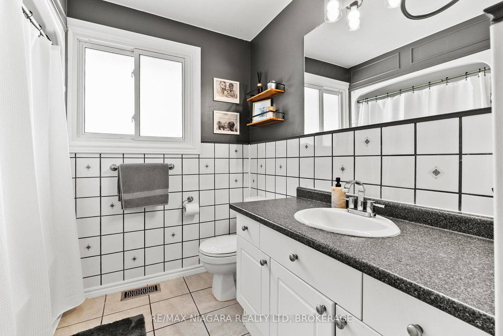 848 East And West Line Road • Niagara-on-the-Lake, ON photo 17