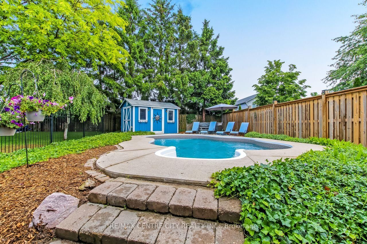 96 Carrie Crescent • St. Thomas, ON photo 1