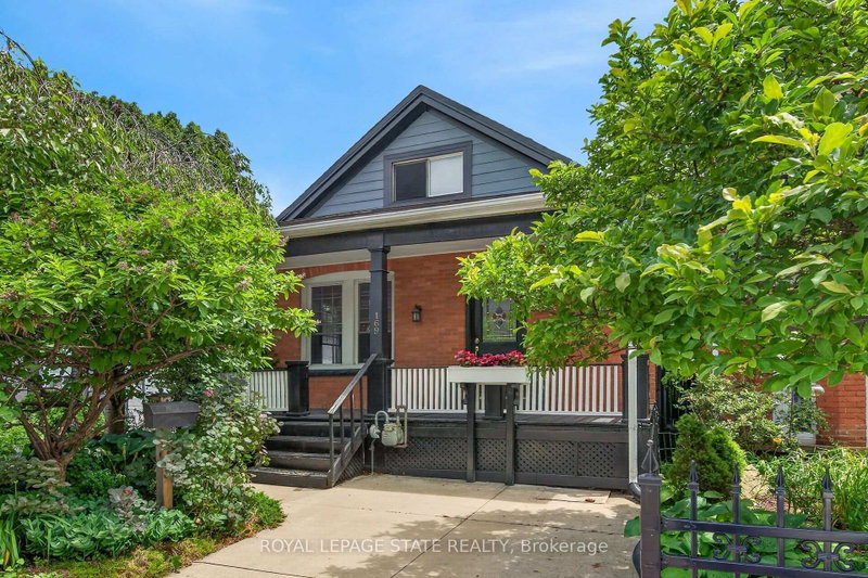 home for lease on 169 Emerald Street S