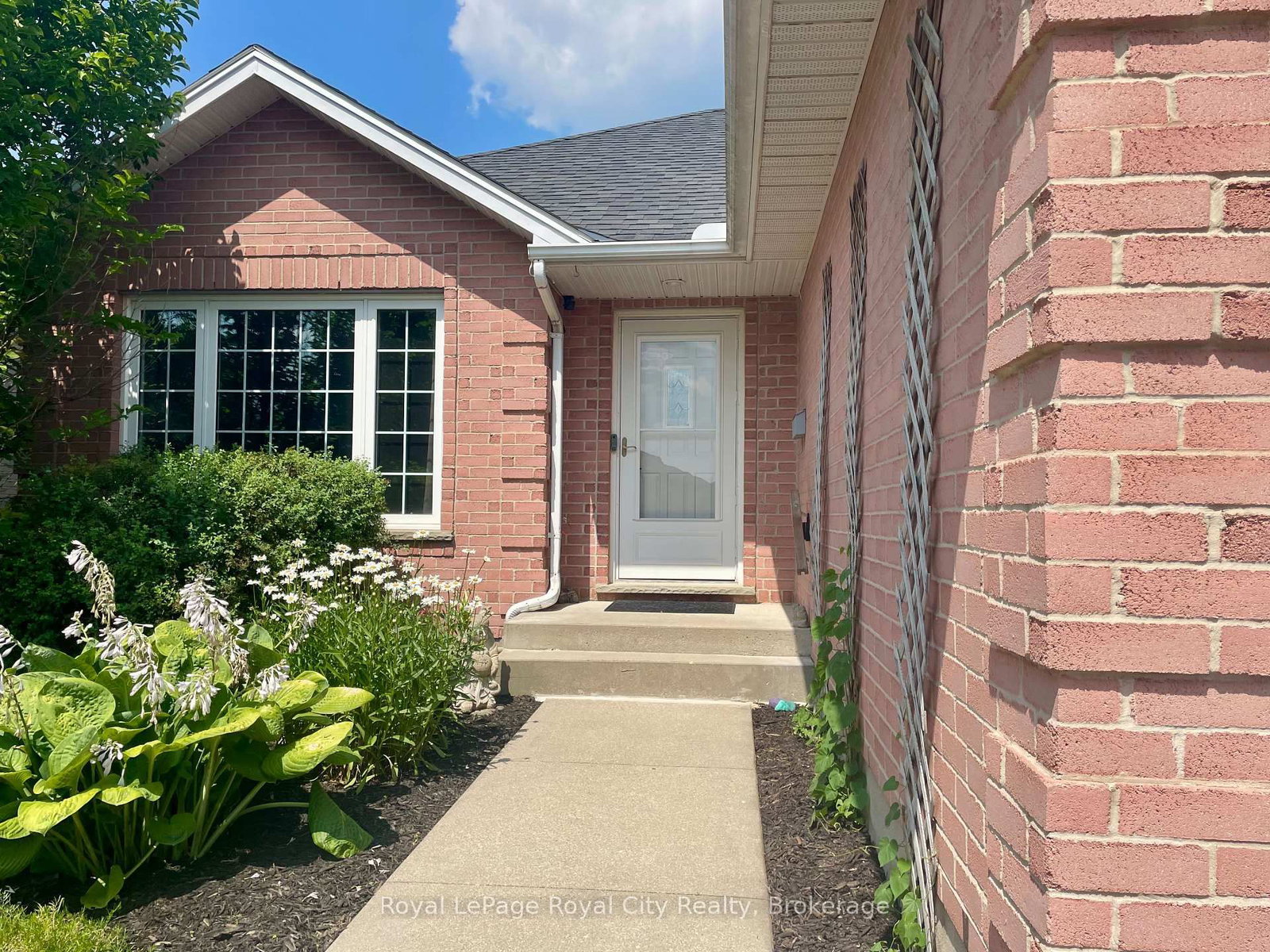 119 Meadowridge Drive • St. Marys, ON photo 6