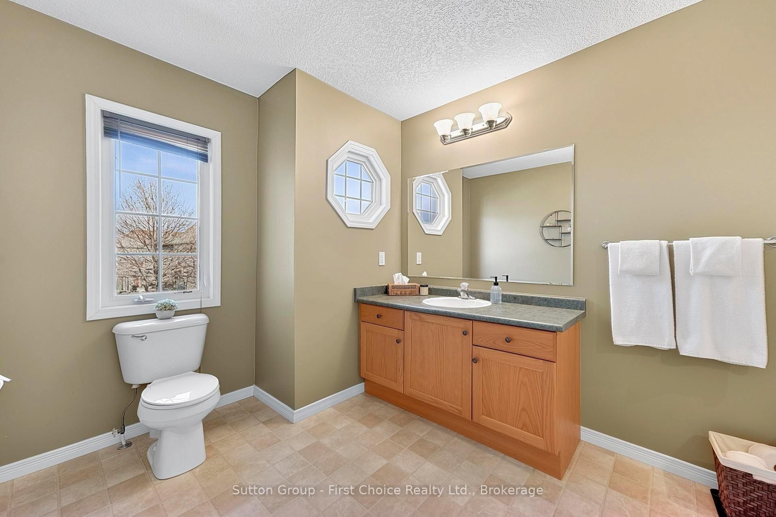 670 Reid Crescent • North Perth, ON photo 19
