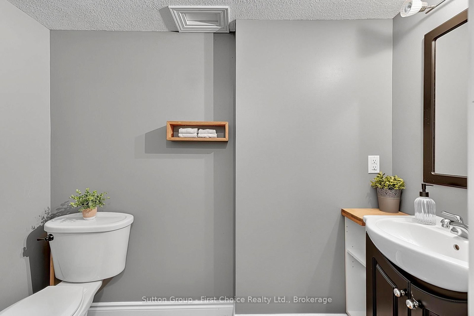 670 Reid Crescent • North Perth, ON photo 36