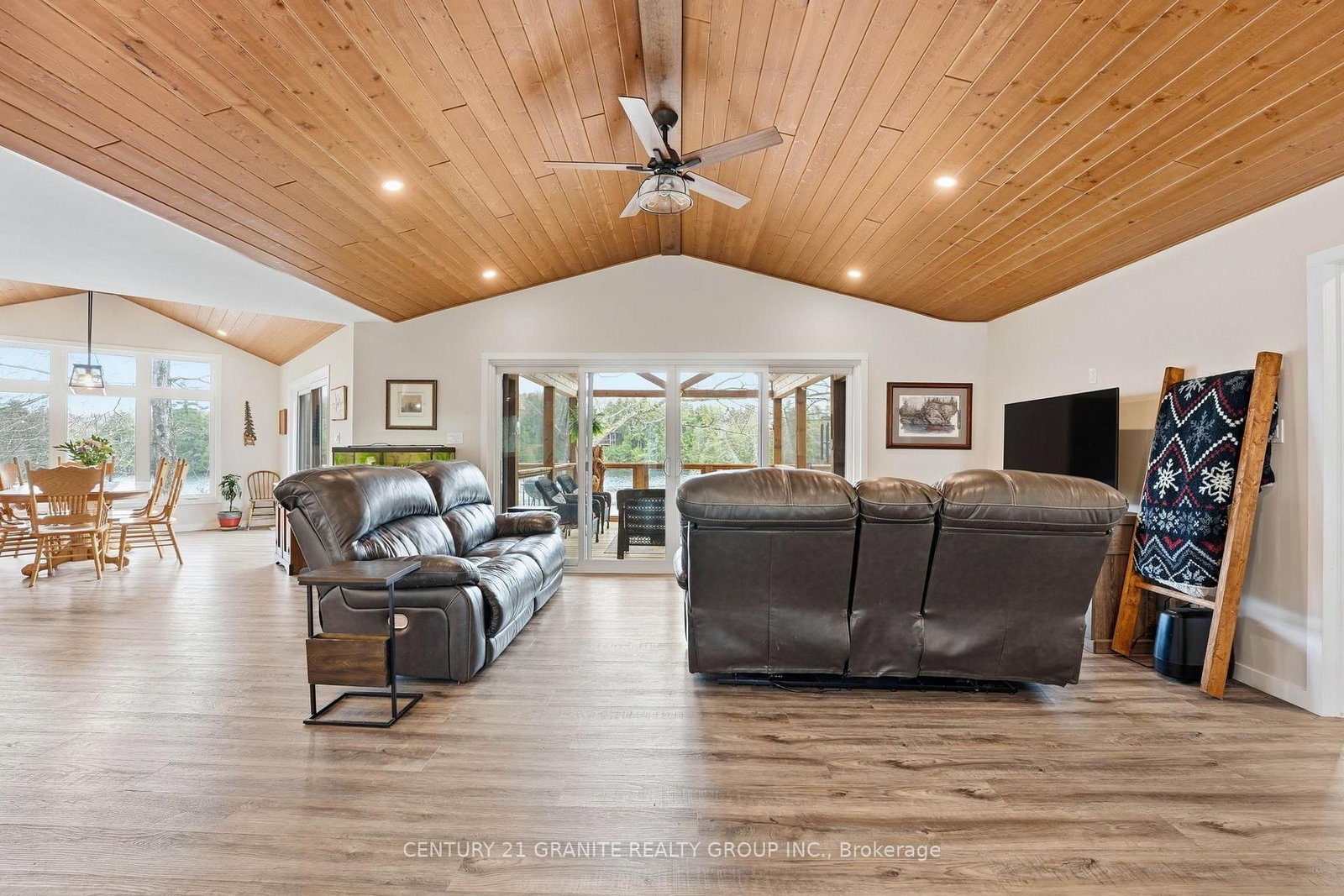 1407 Abrams Road W • Highlands East, ON photo 4