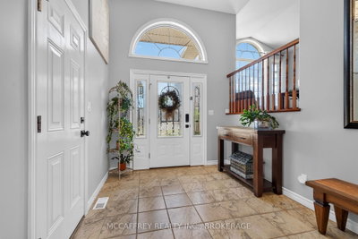9 Hartwood Crescent — photo 4