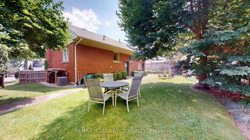 148 James Street E