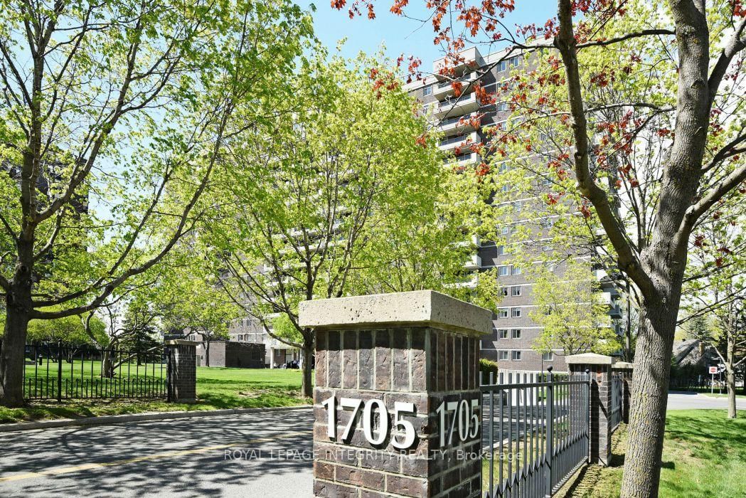 810 - 1705 Playfair Drive, Ottawa, ON — photo 2