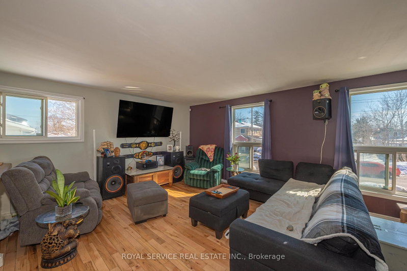 69 Maple St photo 4