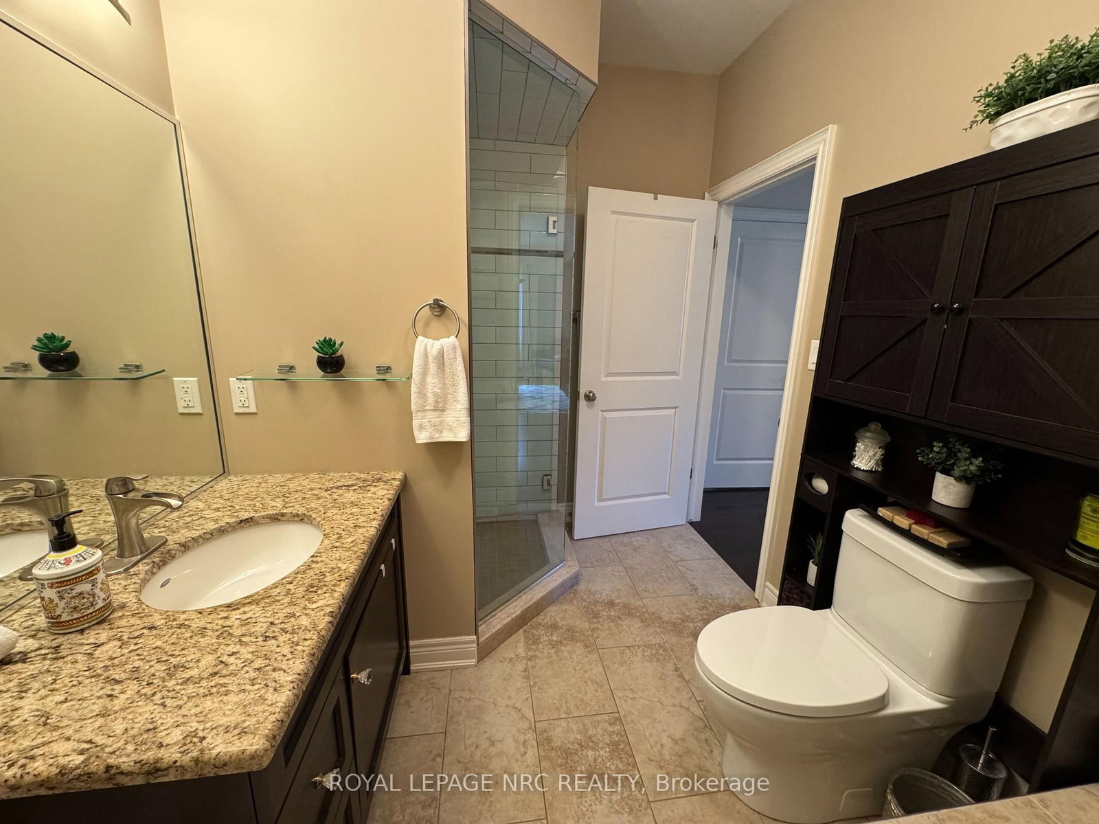 6186 Dorchester Road • #2 • Niagara Falls, ON photo 14