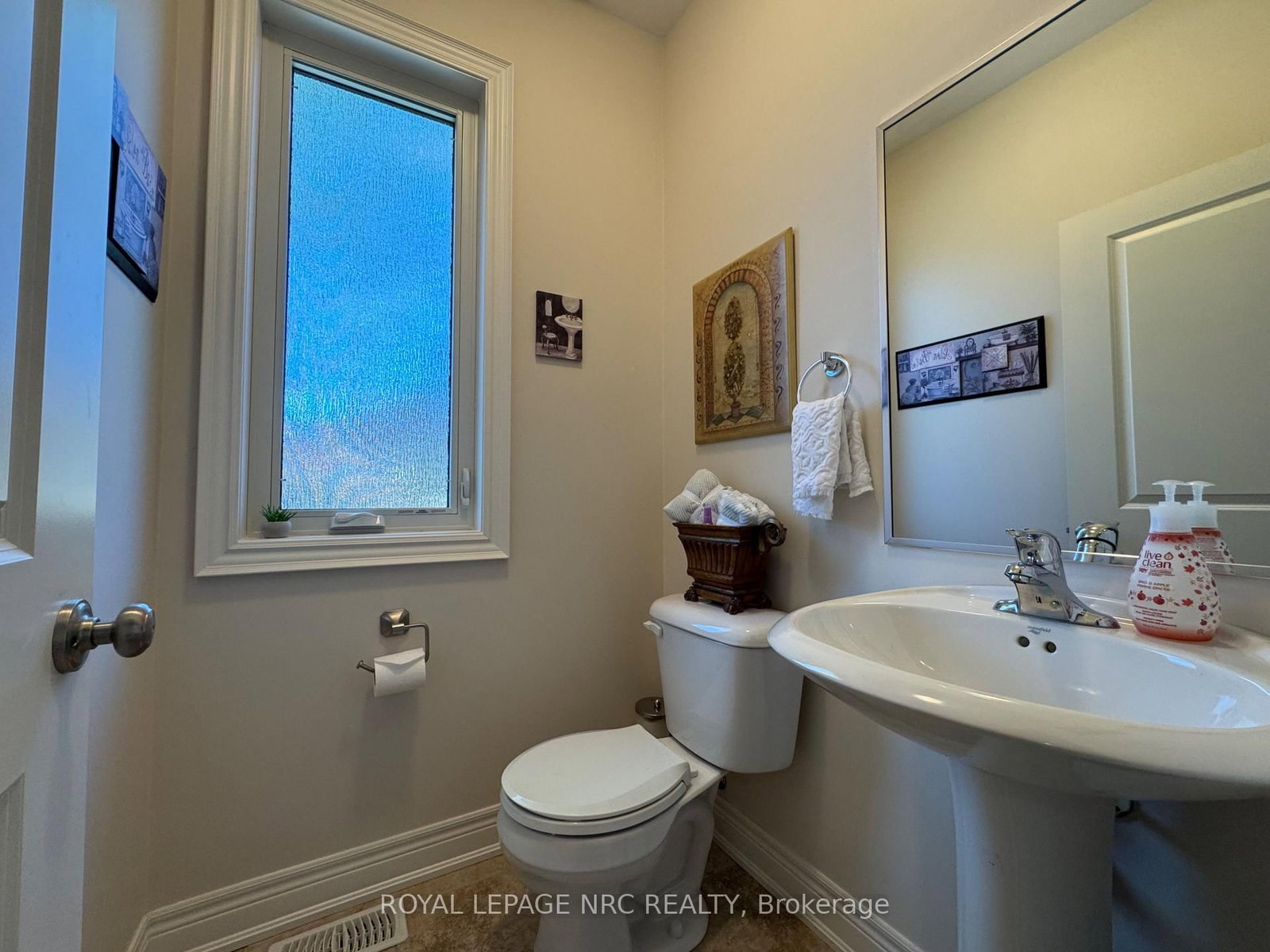 6186 Dorchester Road • #2 • Niagara Falls, ON photo 19