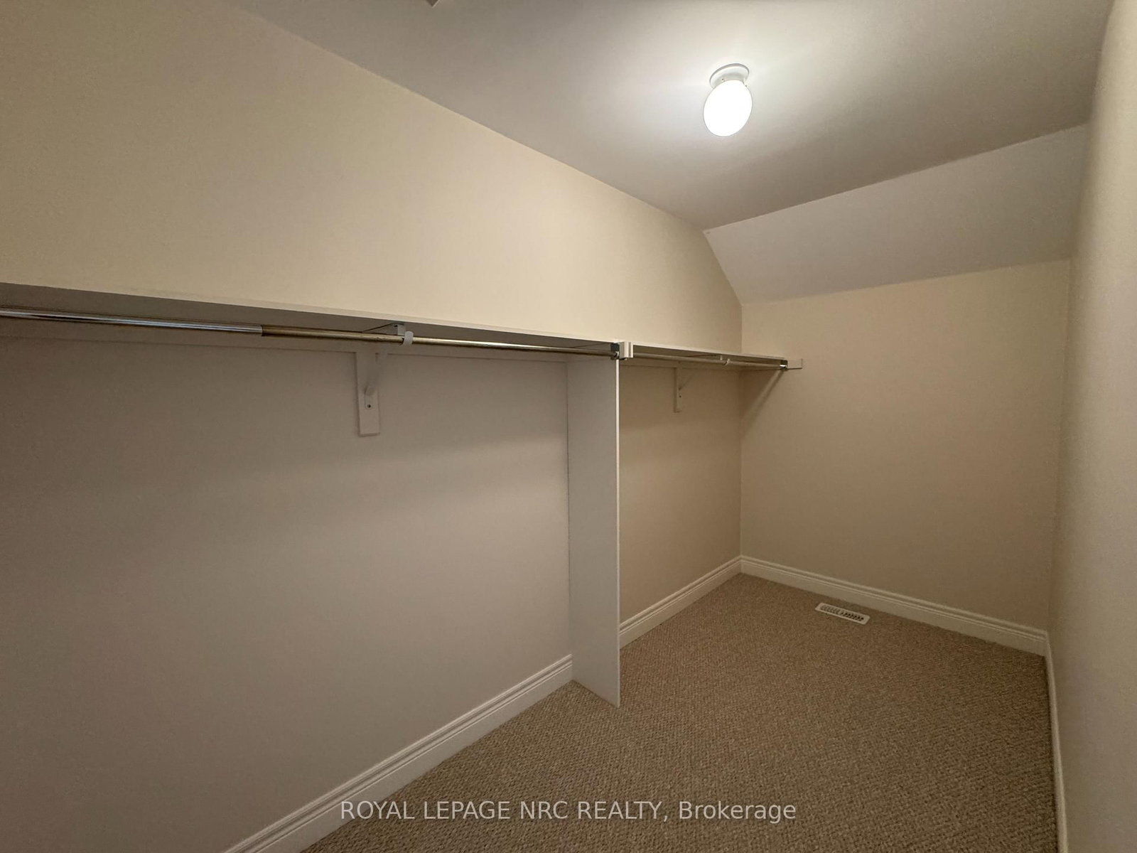 6186 Dorchester Road • #2 • Niagara Falls, ON photo 28