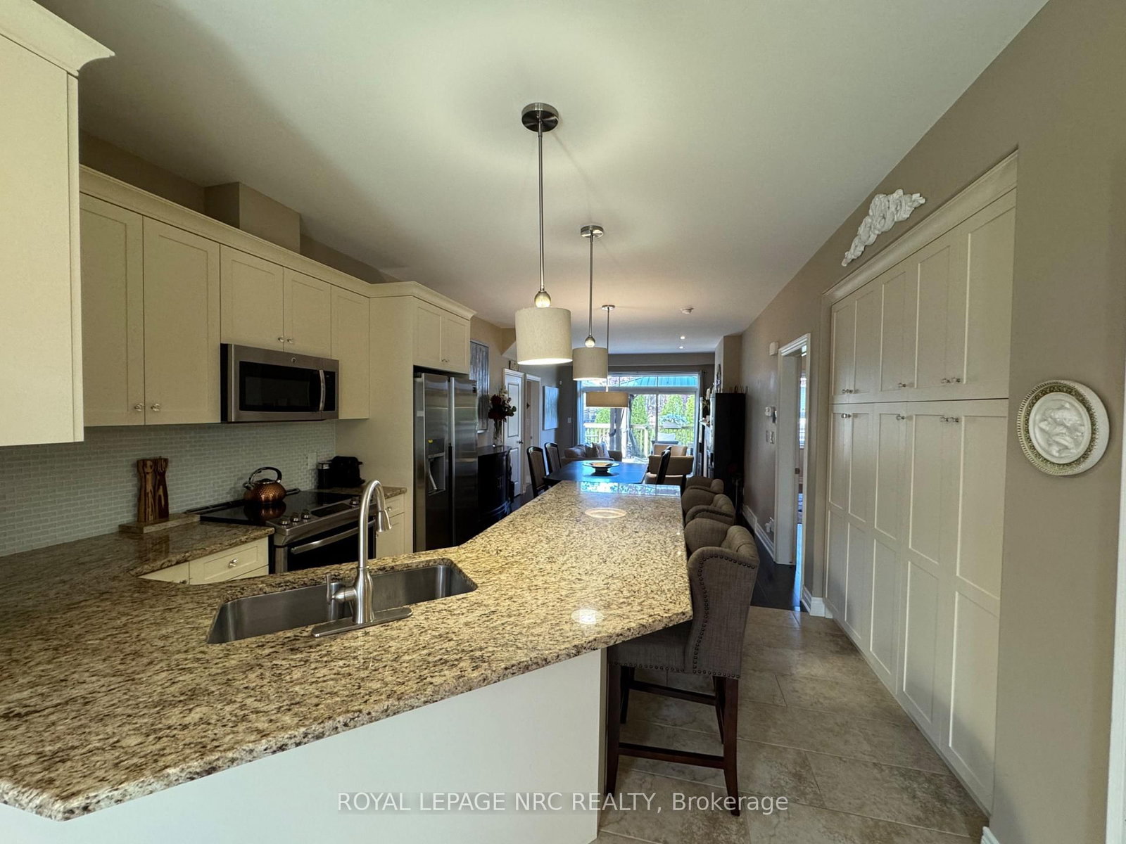 6186 Dorchester Road • #2 • Niagara Falls, ON photo 5