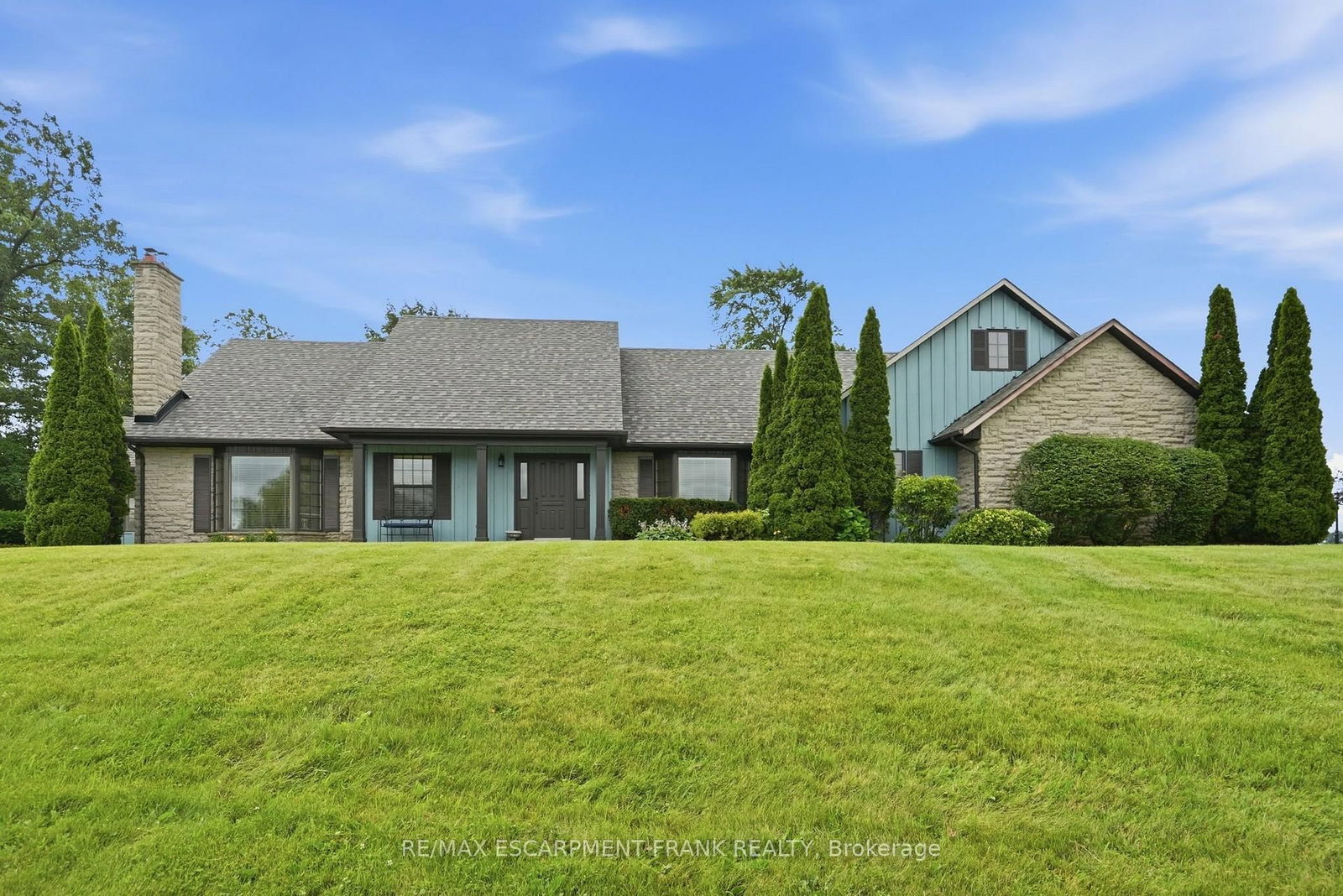 1046 Book Rd, Hamilton, view 2