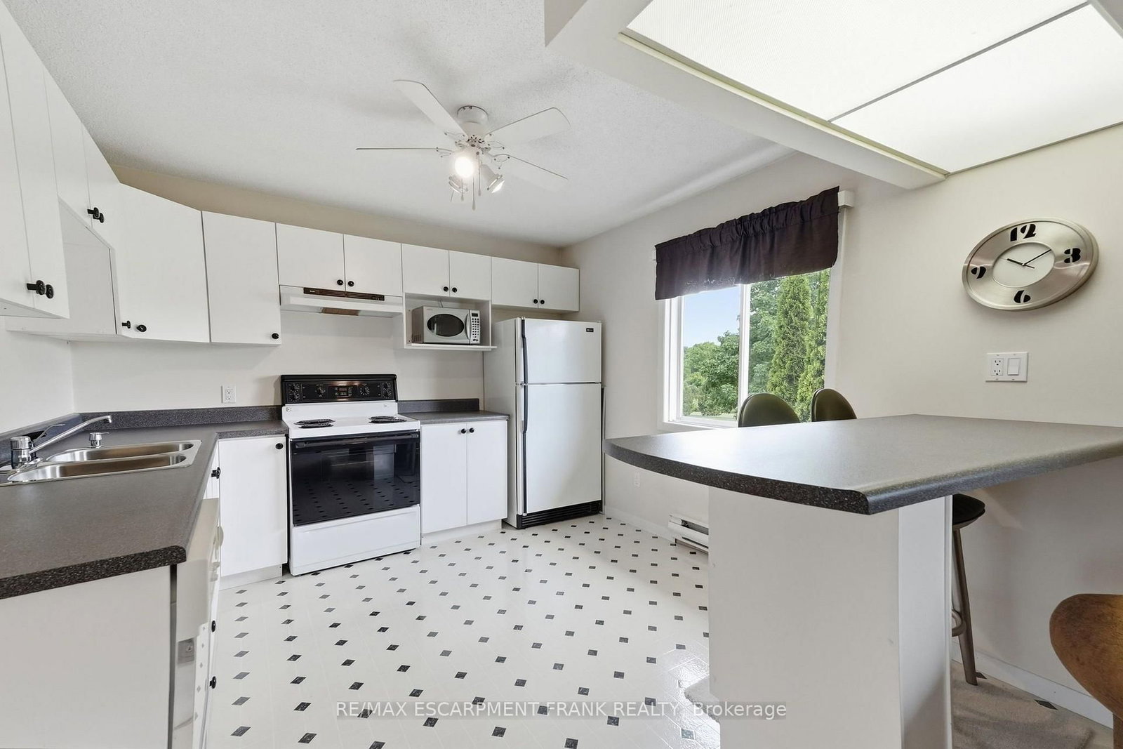 1046 Book Rd, Hamilton, view 30