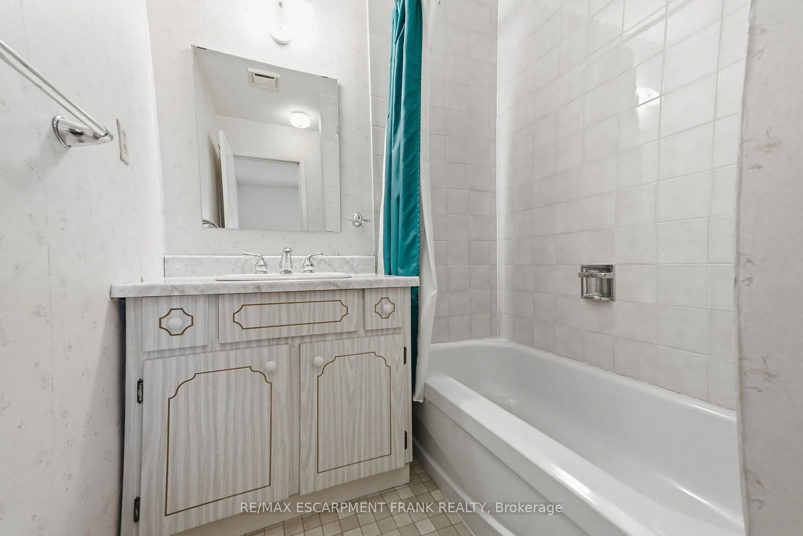 1046 Book Rd, Hamilton, view 34