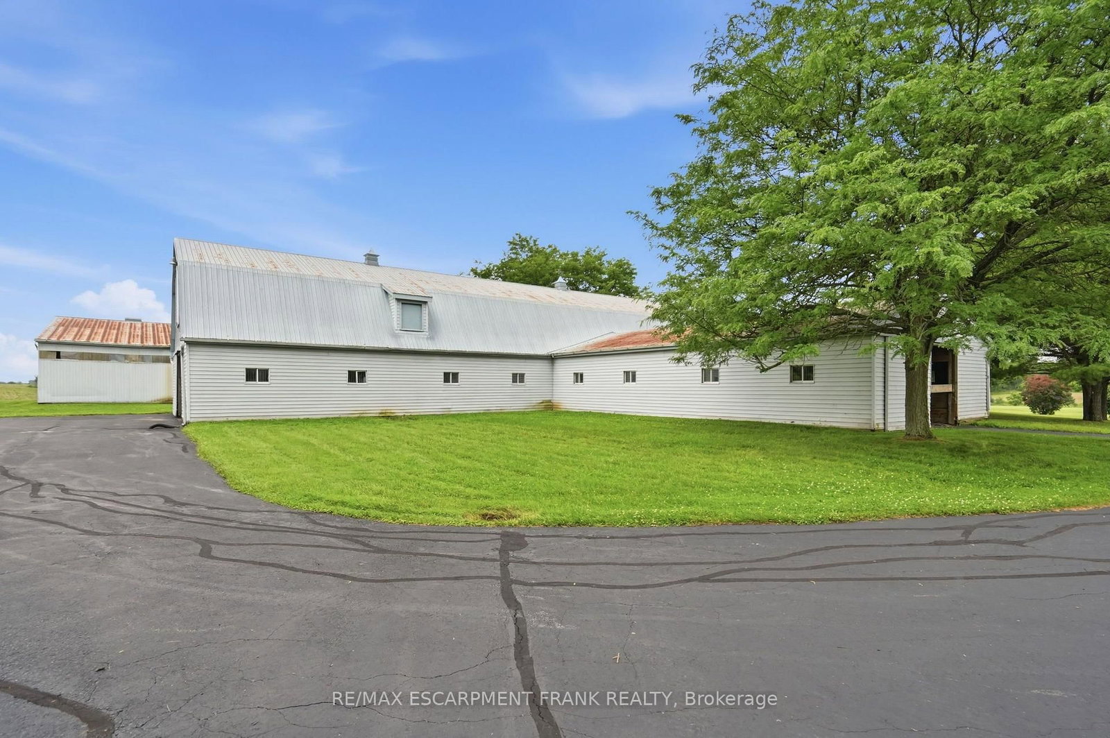 1046 Book Rd, Hamilton, view 37