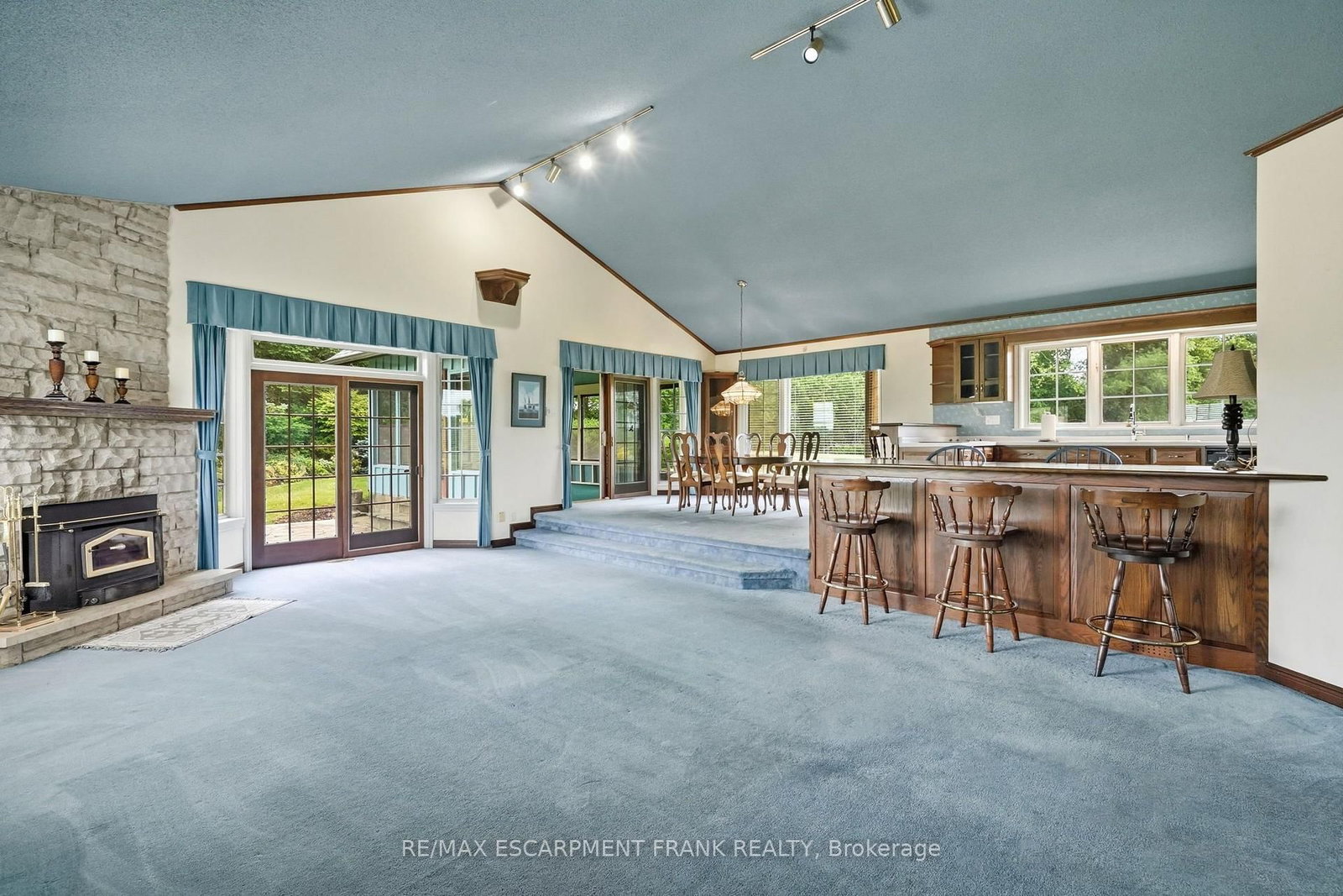 1046 Book Rd, Hamilton, view 6