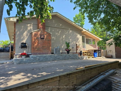 682 King Street — more photos