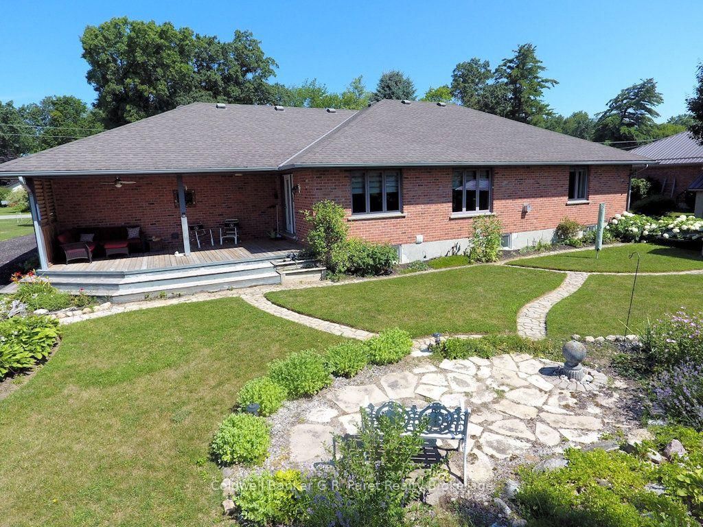 990 Norfolk County Road 21 Road • Norfolk, ON photo 1