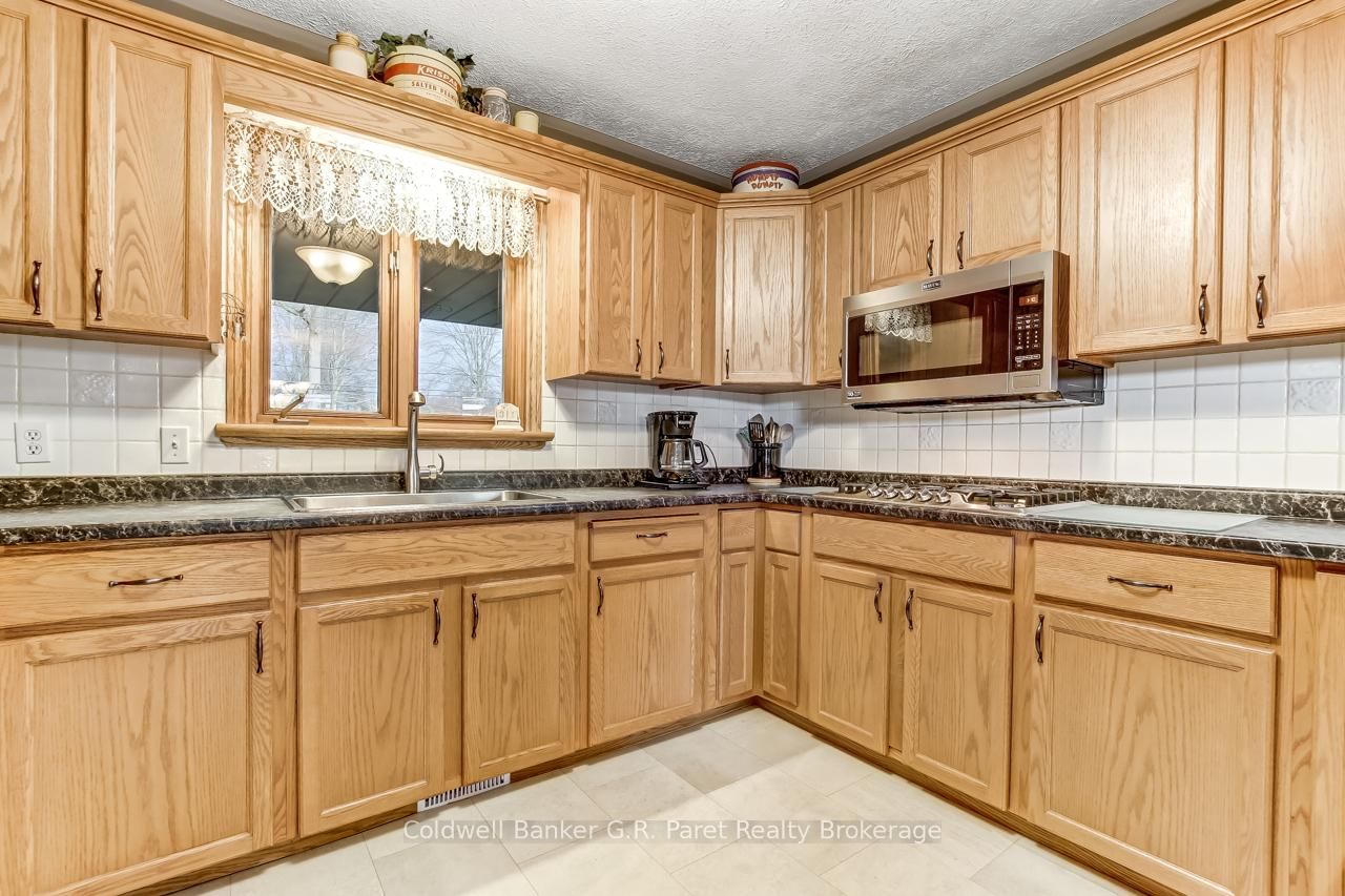 990 Norfolk County Road 21 Road • Norfolk, ON photo 11