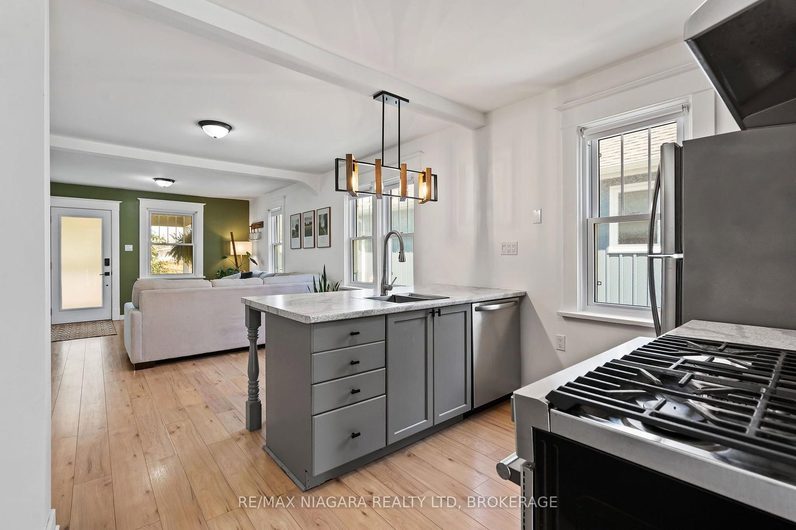 92 Delhi Street • Port Colborne, ON photo 9