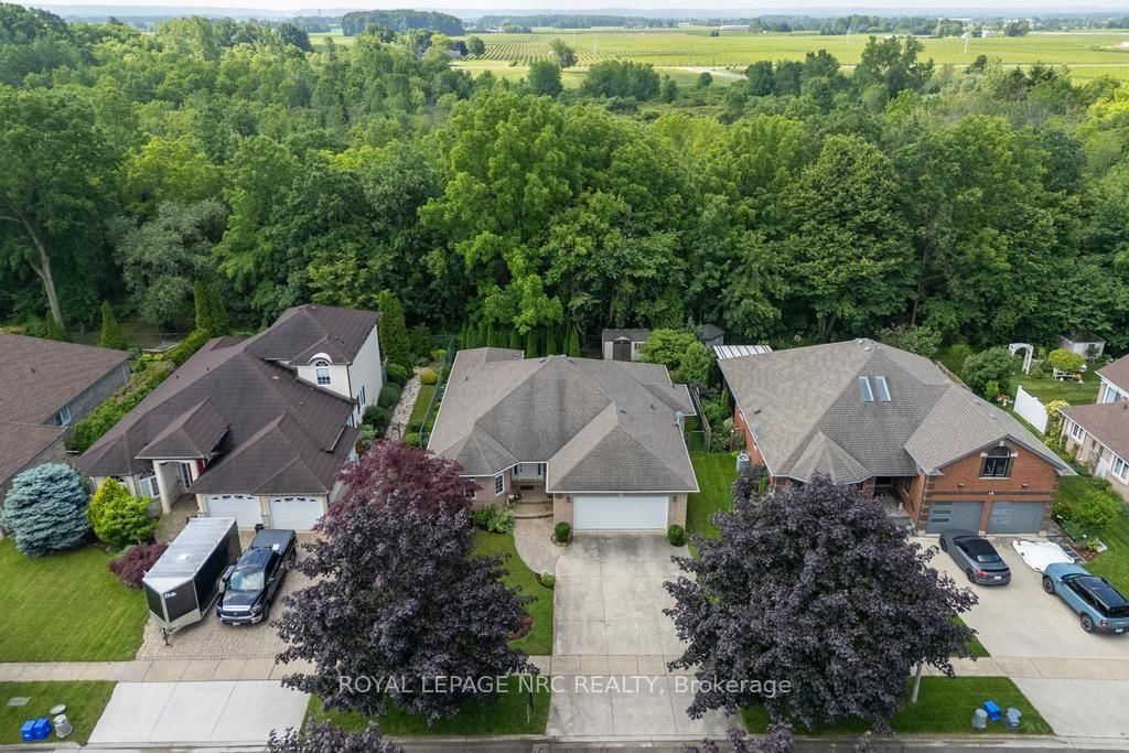 18 Harmony Drive • Niagara-on-the-Lake, ON photo 3