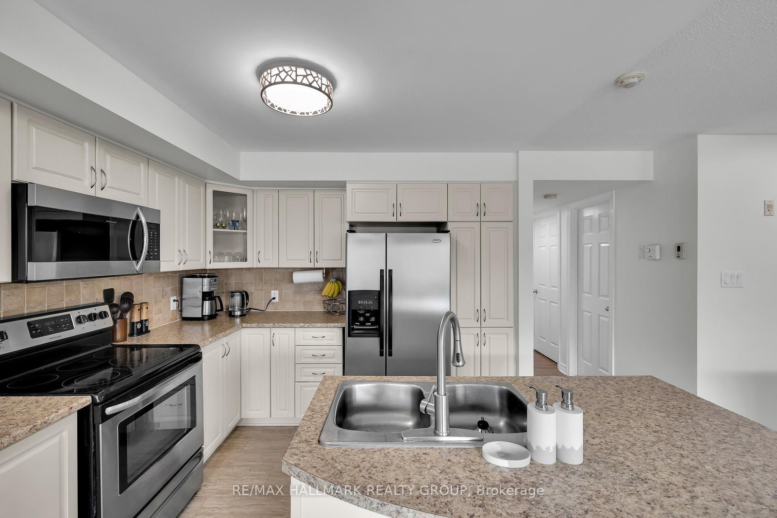 500 Stonefield Private • #6 • Ottawa, ON photo 23