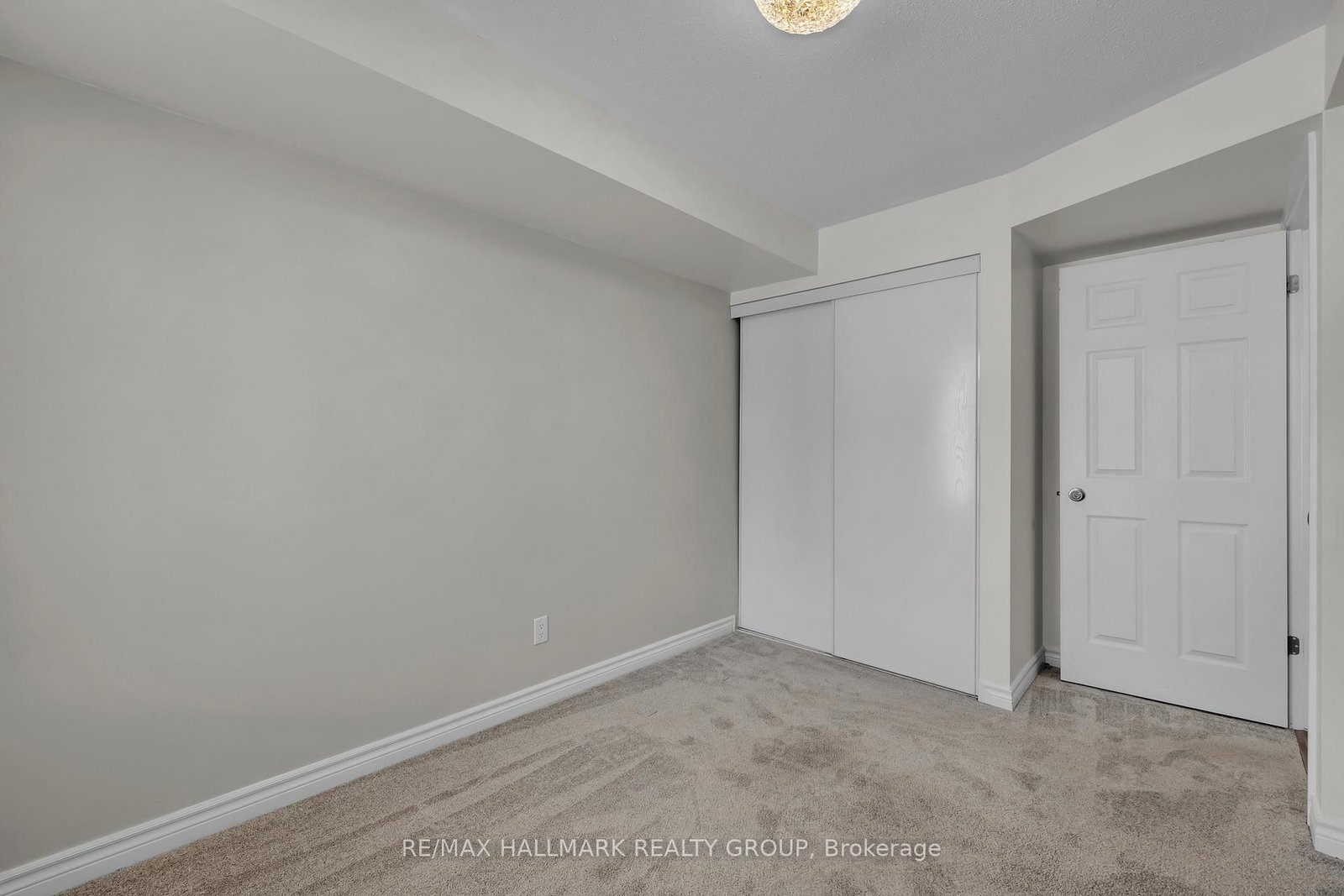 500 Stonefield Private • #6 • Ottawa, ON photo 33