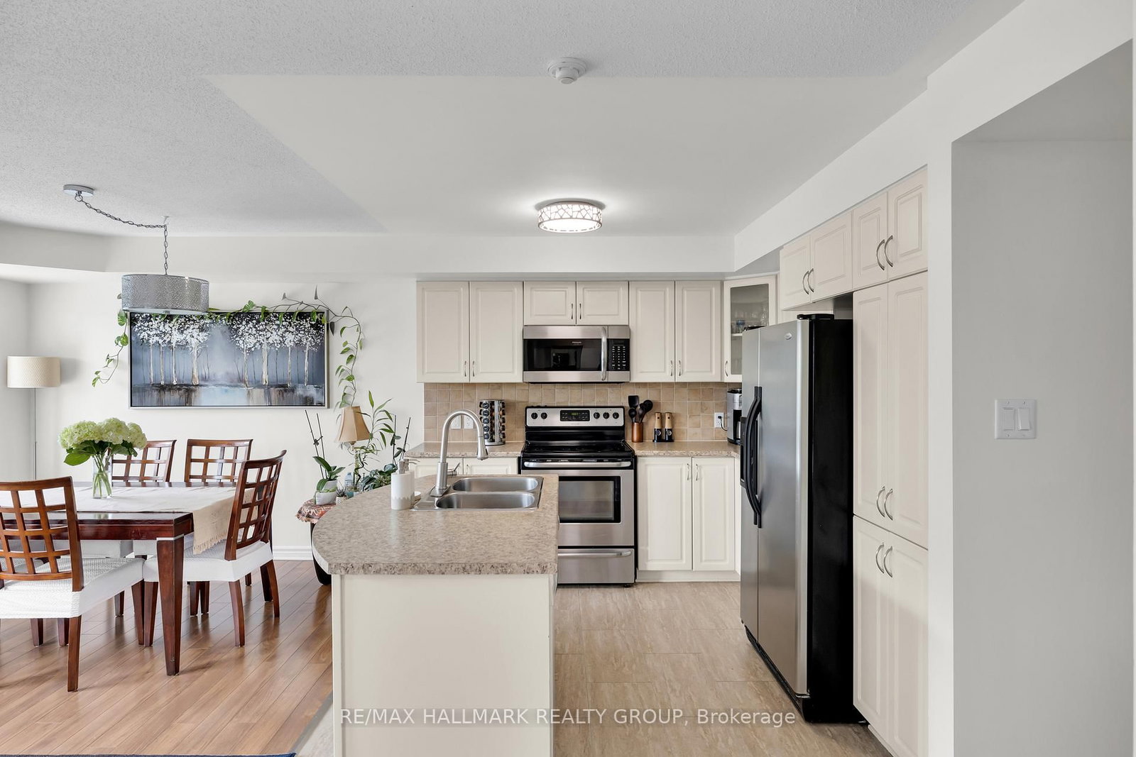 500 Stonefield Private • #6 • Ottawa, ON photo 8