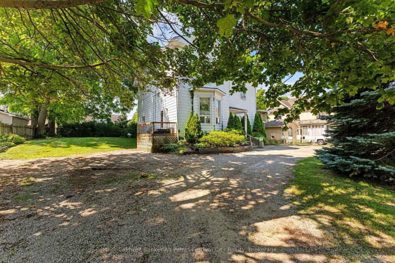 47 Elgin Avenue W