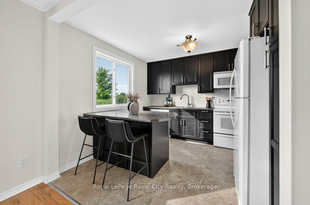 18 Springdale Boulevard • Guelph, ON photo 14