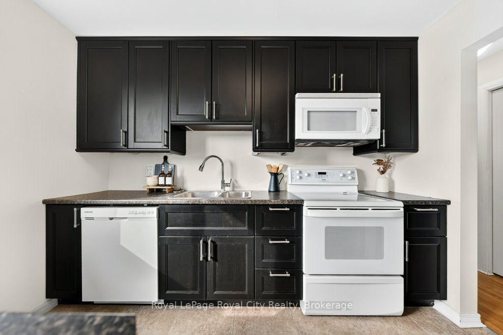 18 Springdale Boulevard • Guelph, ON photo 15
