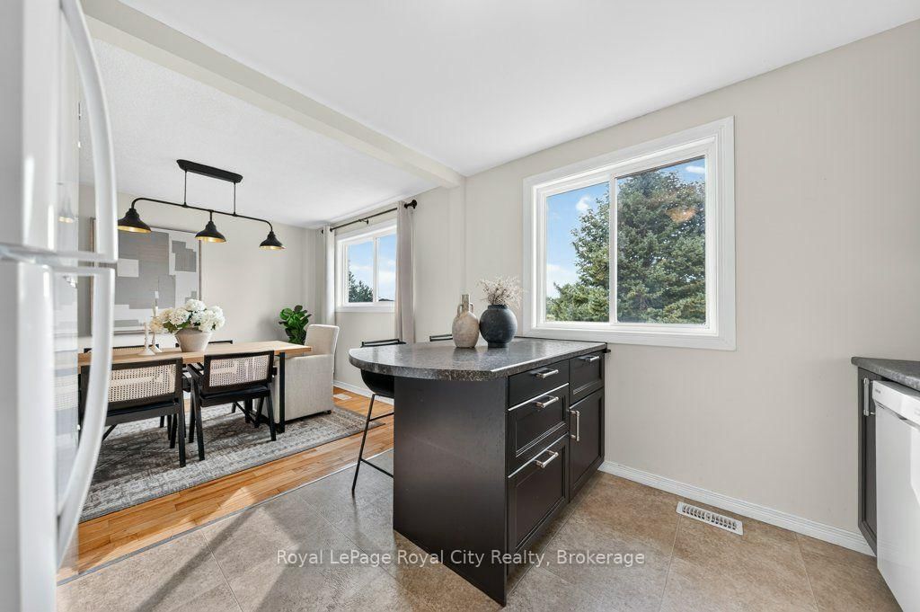 18 Springdale Boulevard • Guelph, ON photo 17