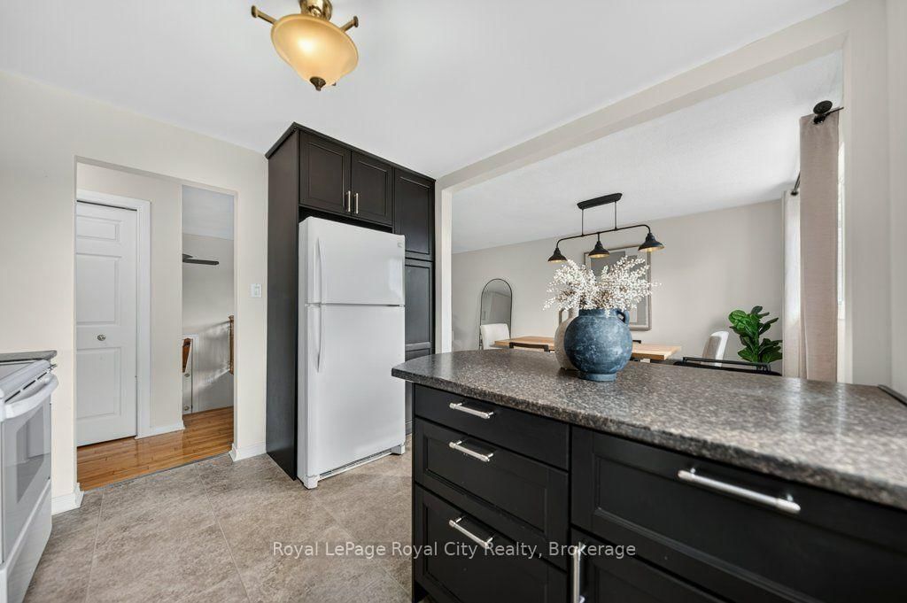 18 Springdale Boulevard • Guelph, ON photo 18