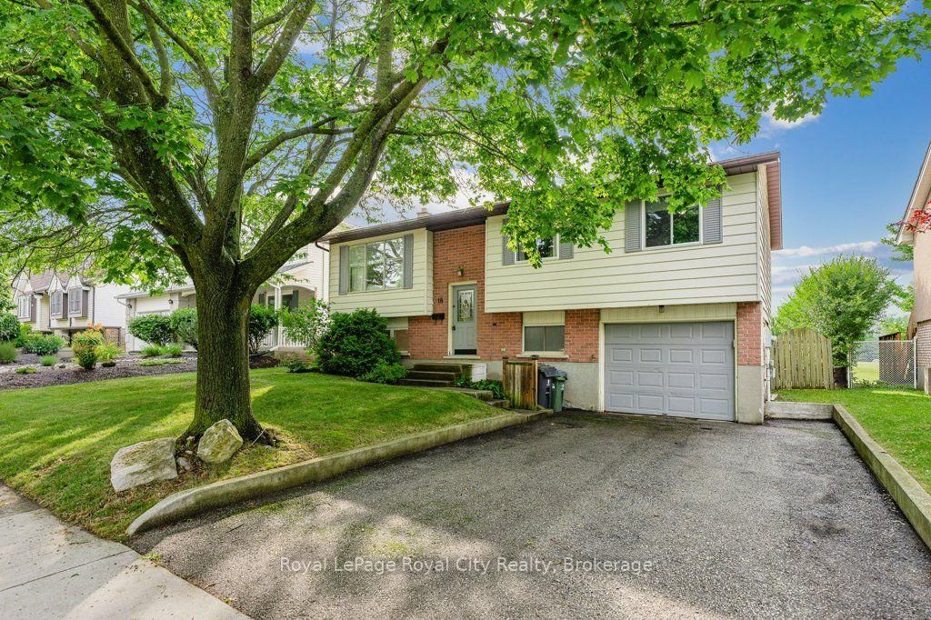 18 Springdale Boulevard • Guelph, ON photo 2