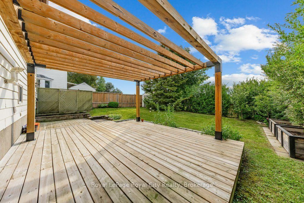 18 Springdale Boulevard • Guelph, ON photo 39